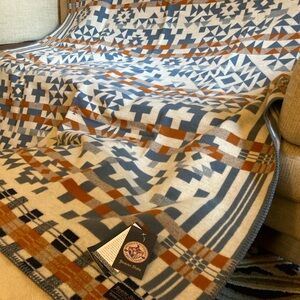 Pendleton Beaver State Multicolor Blanket